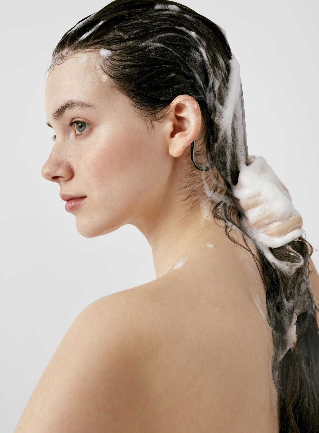 Acondicionador para cabello liso: suavidad, control y movimiento